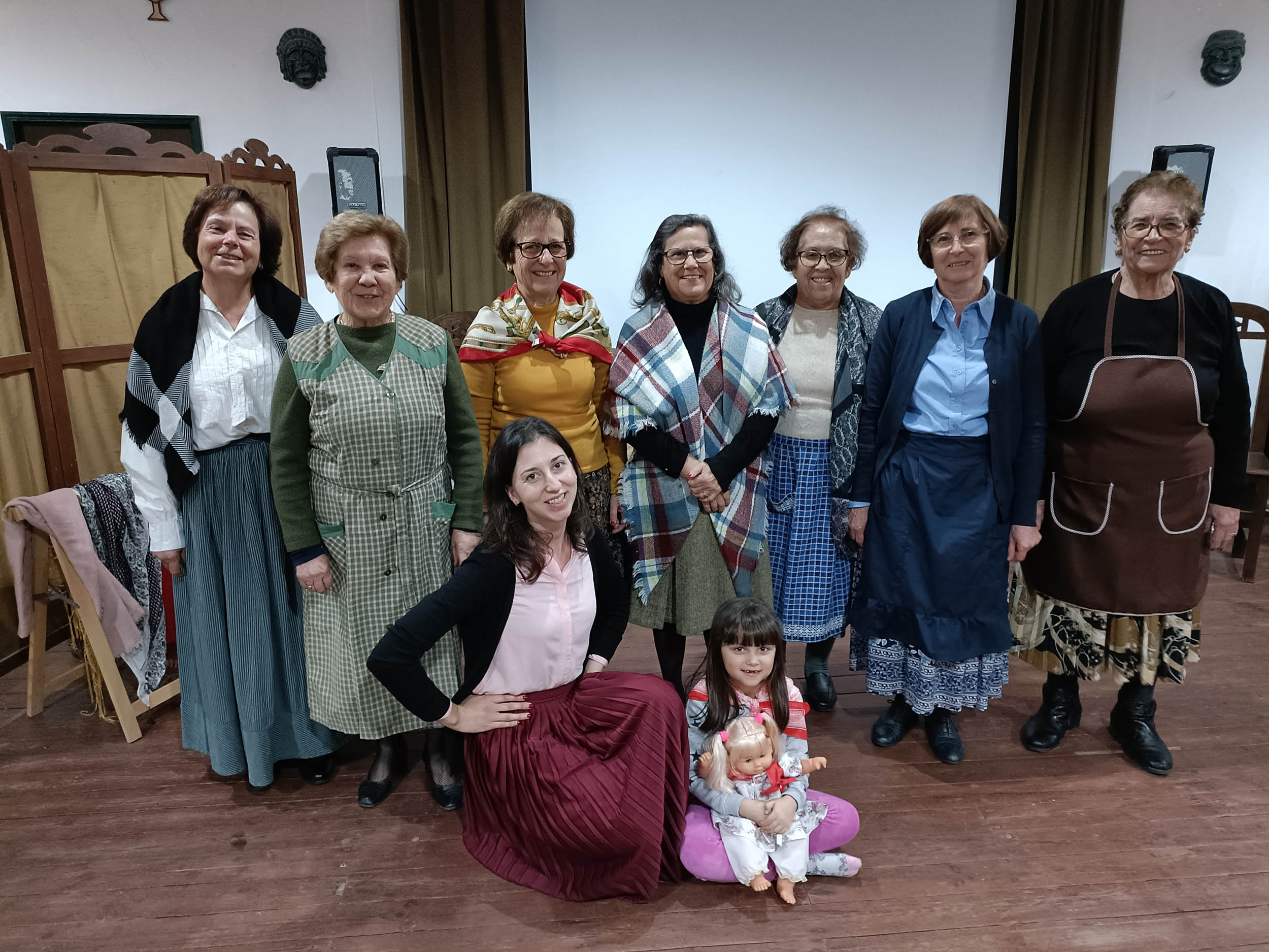 Sul Informação - Peça de teatro comunitário apresentada no Festival de Caminhadas de Santa Bárbara de Nexe