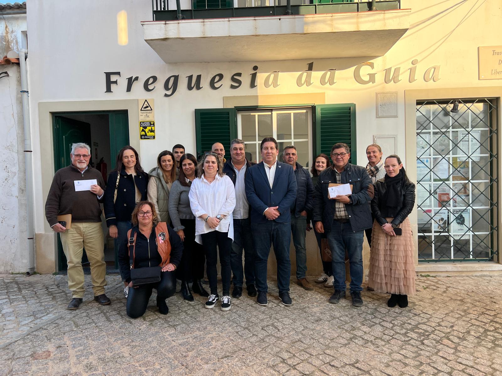 Sul Informação - “Humor à Moda da Guia” angariou 6 mil euros para 12 instituições de Albufeira