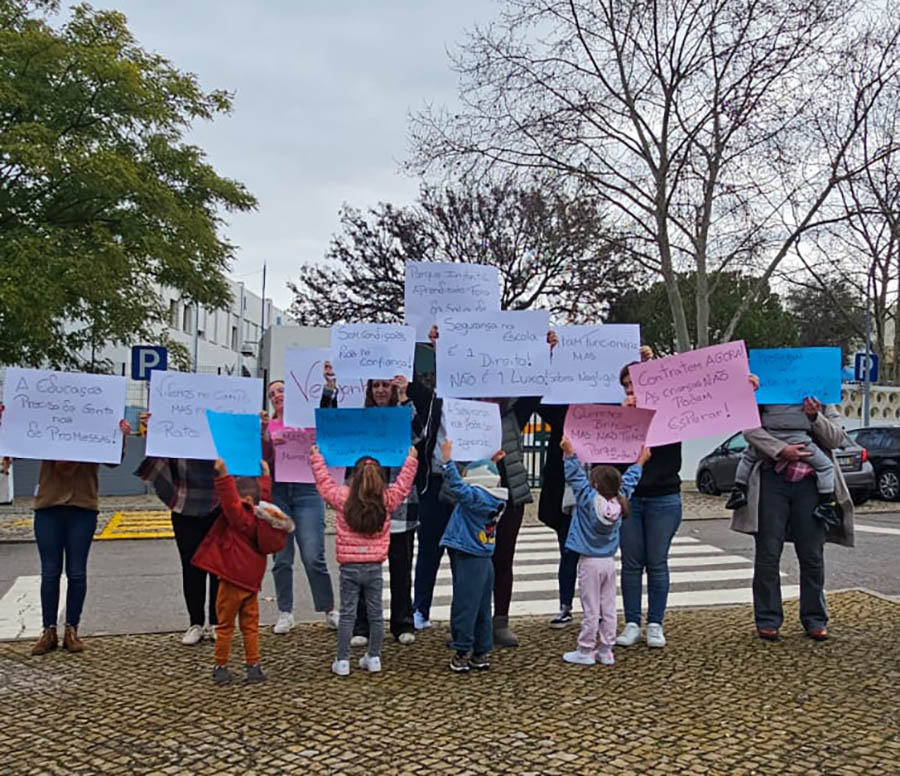 Sul Informação - Pais queixam-se de falta de condições na escola de Salir, após infestação de ratos 
