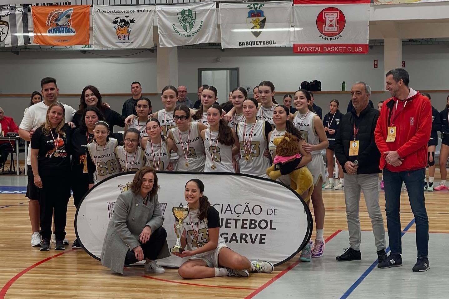 Sul Informação - Tubarões de Quarteira e Farense sagram-se campeões regionais de sub-14 de basquetebol