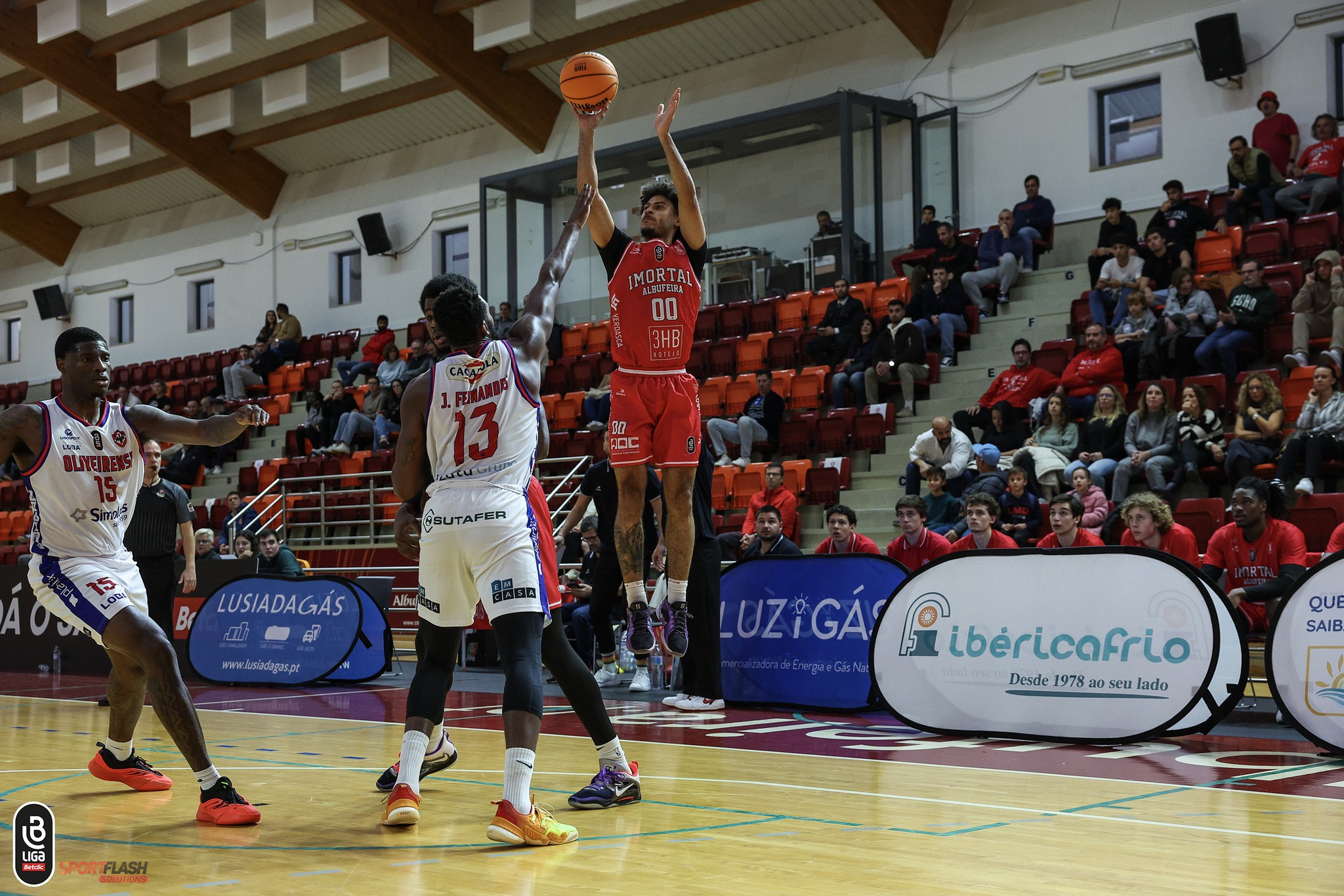 Sul Informação - Imortal aumenta para cinco série de vitórias caseiras na Liga de basquetebol