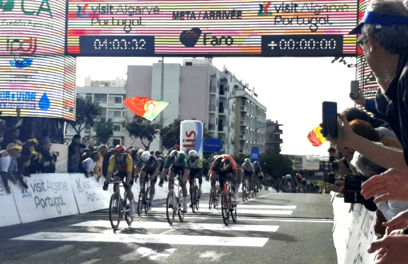 Sul Informação - Milan Fretin triunfa em Faro, Jan Christen mantém liderança da Volta ao Algarve