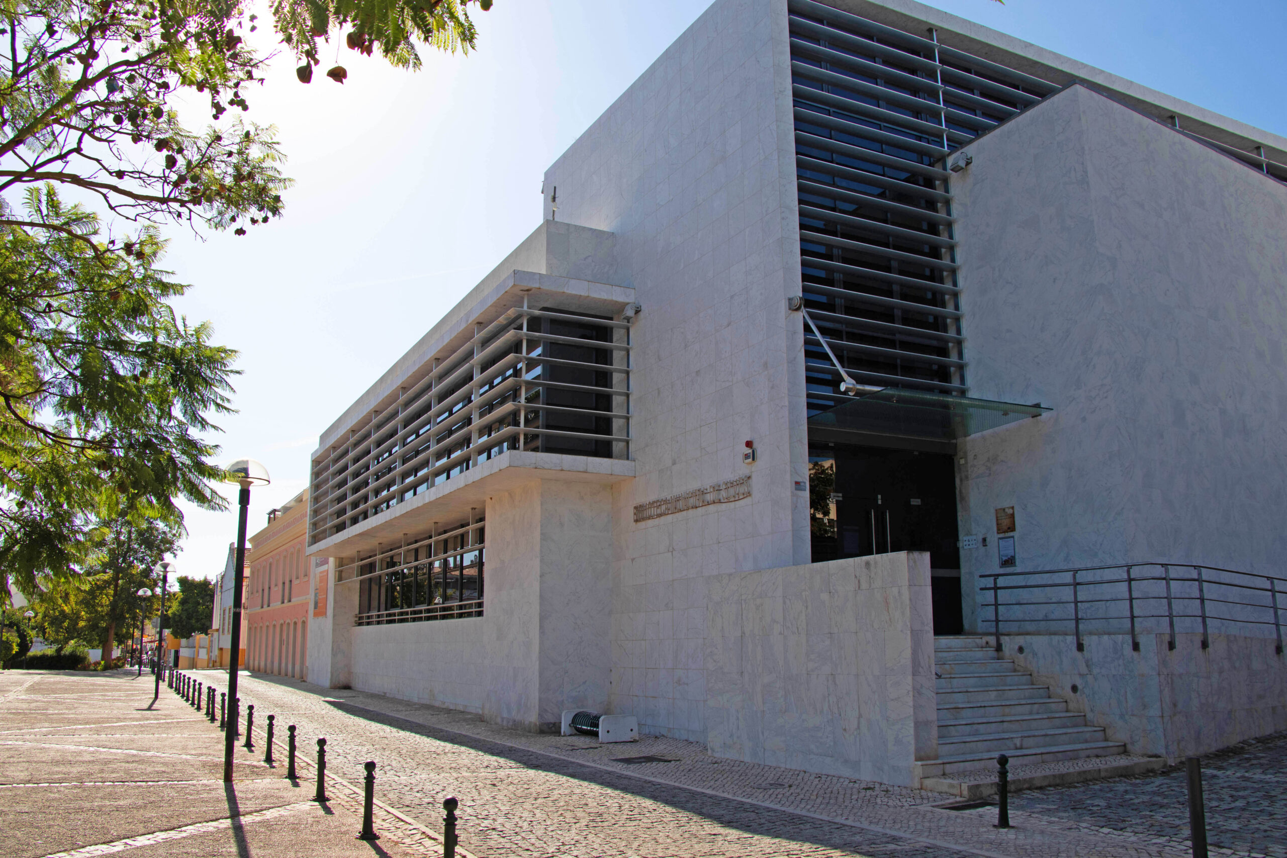 Sul Informação - Dia da Rede Nacional de Bibliotecas Públicas: mais de 400 bibliotecas ao seu dispor