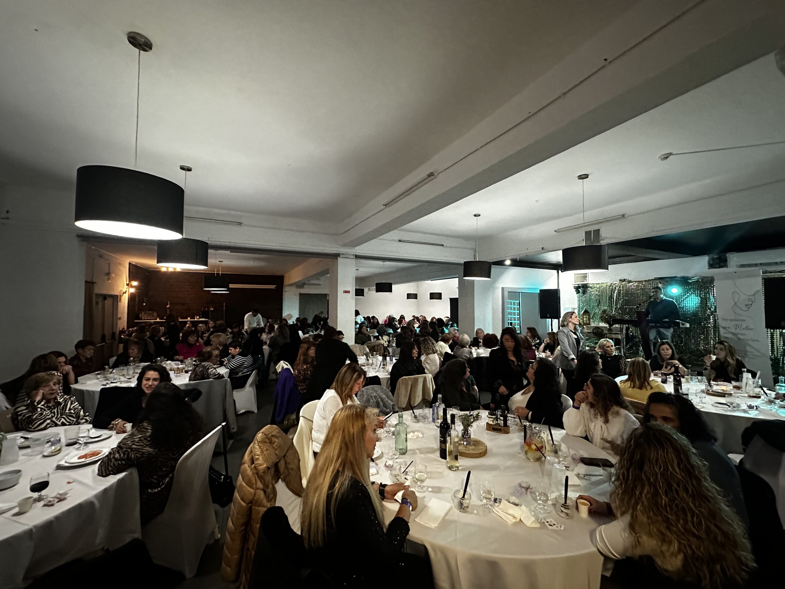 Sul Informação - 150 mulheres participaram em jantar de apoio à candidatura de Marlene Guerreiro a São Brás