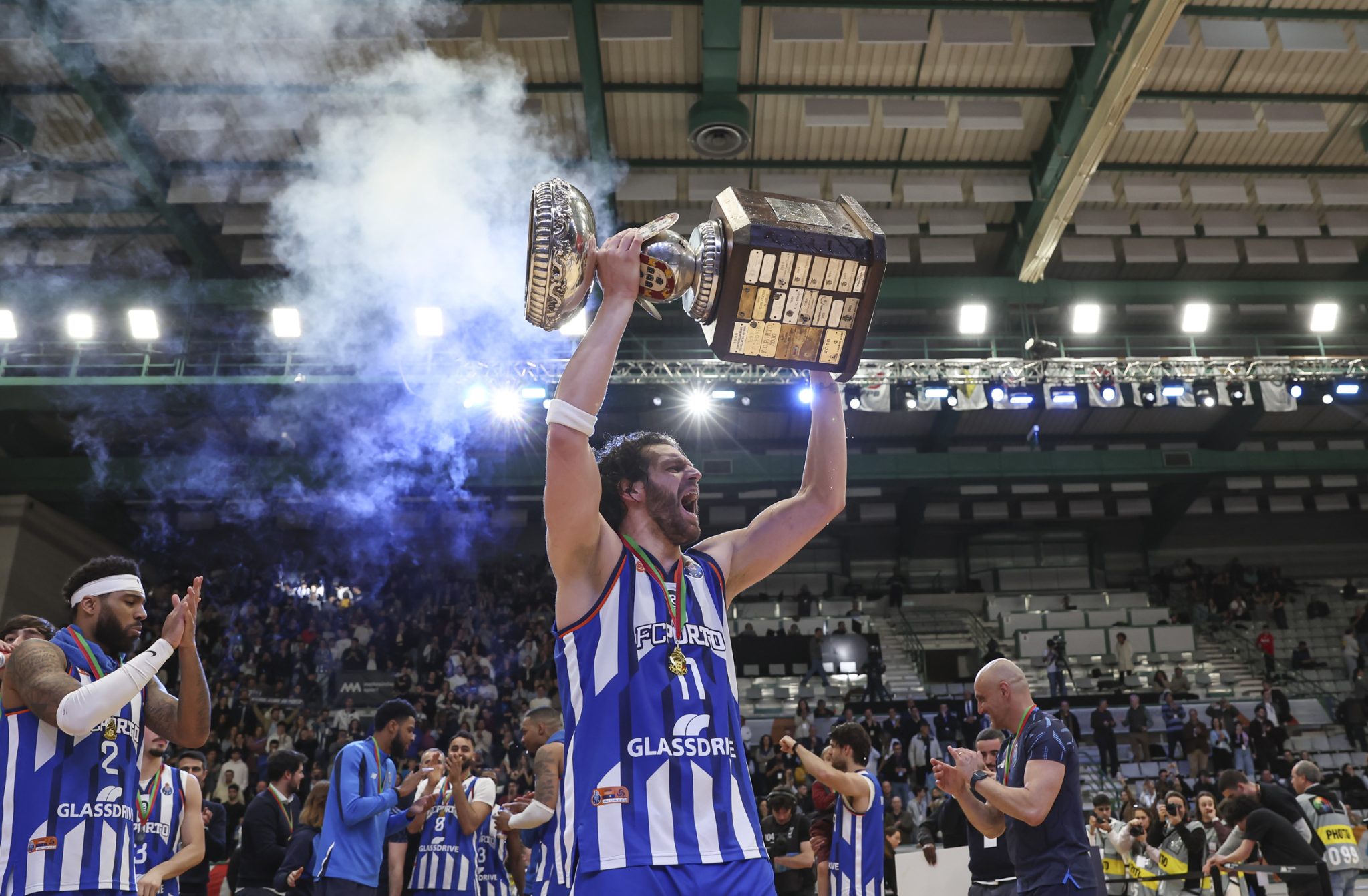Sul Informação - Algarvio Miguel Queiroz “MVP” na vitória do FC Porto na Taça de basquetebol
