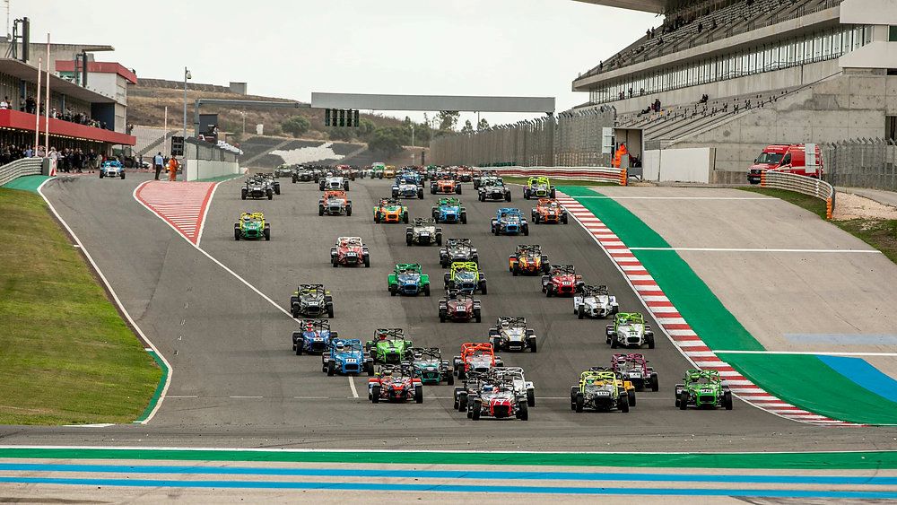 Sul Informação - Caterham animam fim de semana de Páscoa no Autódromo