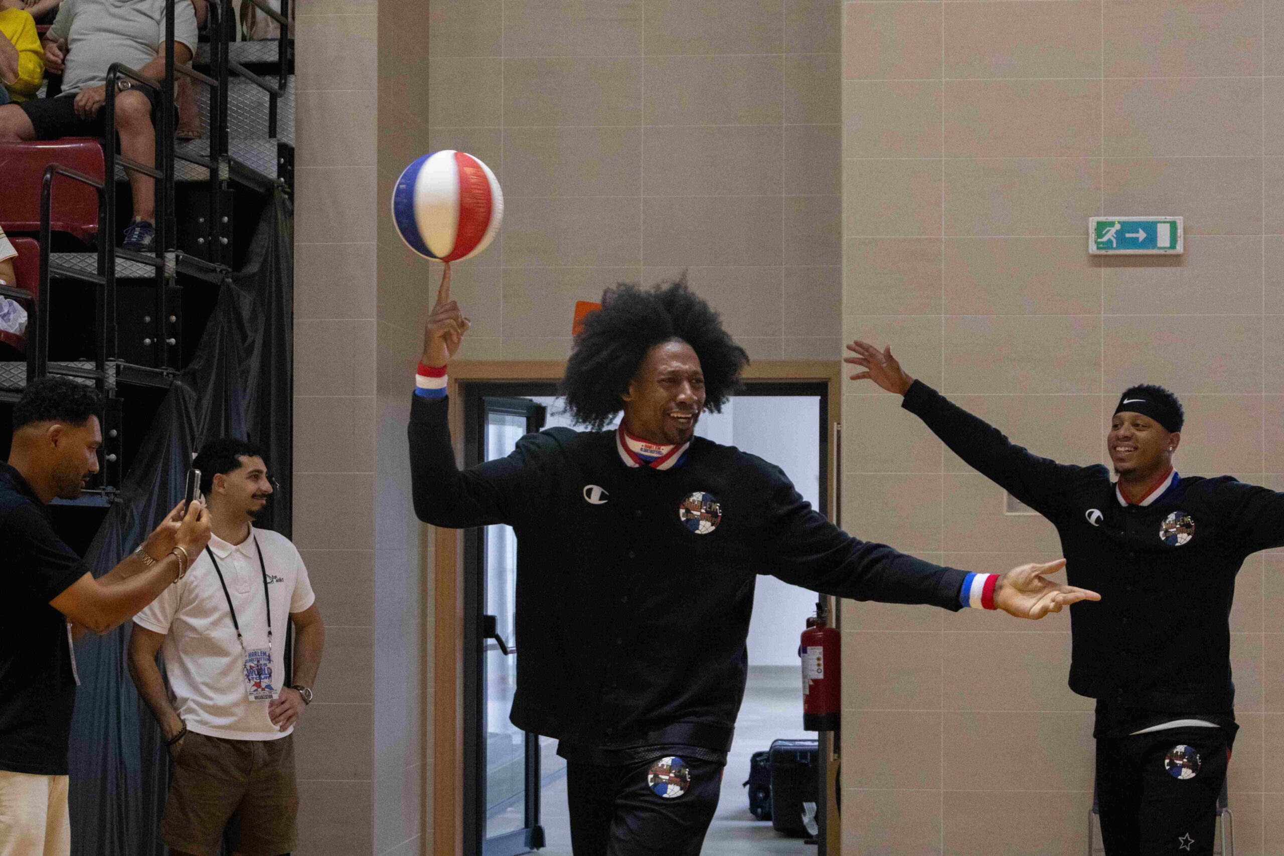 Sul Informação - Truques e afundanços dos Harlem Globetrotters divertiram Albufeira