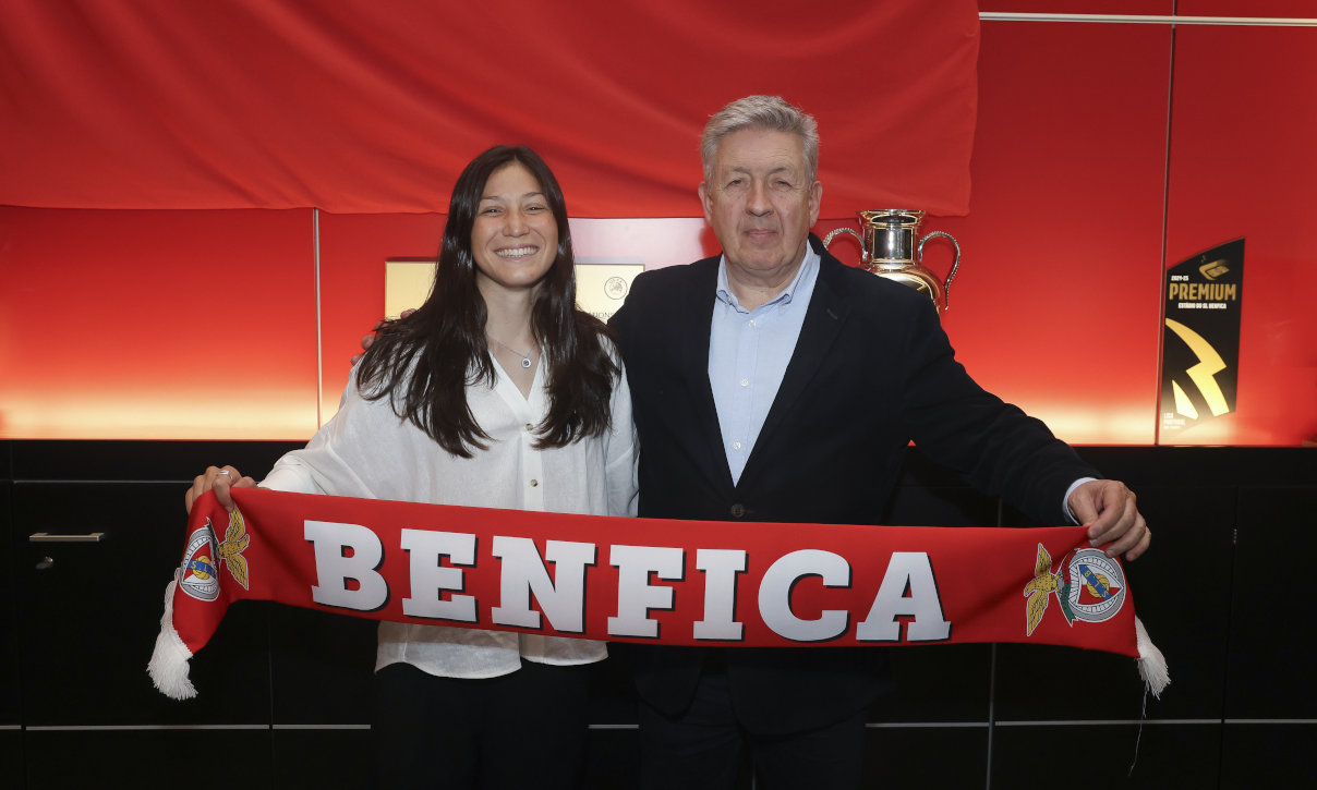 Sul Informação - Algarvia Lara Martins renova com o Benfica