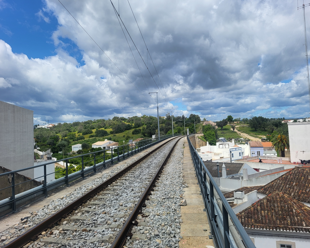 Sul Informação - Linha do Algarve: Obra de reabilitação da passagem inferior concluída em Tavira