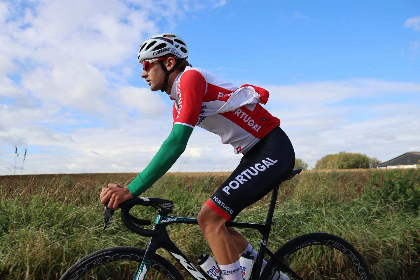 Sul Informação - Ciclista algarvio Noah Campos participa no Grande Prémio das Nações