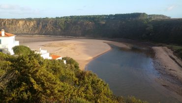 20151028_074610|Praia de Odeceixe invadida pelo mar|Praia de Odeceixe - pós temporal|11204402_801665836597535_606947513212901236_n
