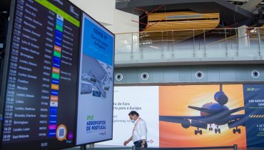 Aeroporto de Faro chega turistas britanicos NC (11)