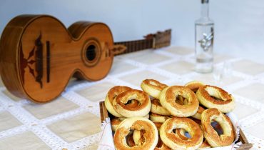 Alconcoras|pão de rala|Rebuçados de Ovo de Portalegre|Tortas de Azeitão|Compota de Escorcioneira|sericá|pinhoadas_CMAS-750x422