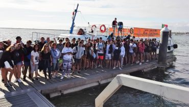 Alunos faro Loulé limpam Culatra (1)|Alunos faro Loulé limpam Culatra (3)|Alunos faro Loulé limpam Culatra (2)