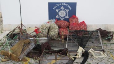 Apreensão Berbigão e Barco Olhão_1|Apreensão Berbigão e Barco Olhão_2