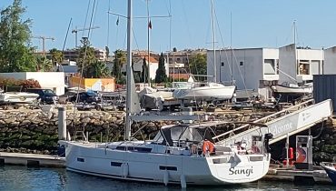 Autoridade Marítima Nacional auxilia três tripulantes de veleiro ao largo da Ponta da Piedade