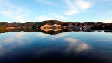 Barragem de Odelouca_Águas do Algarve|barragem_odeleite_seca_fc-1