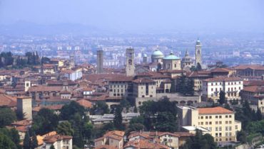 Bergamo alta da S vigilio - bergamo upper town from s.vigilio ph. Circolo marianese
