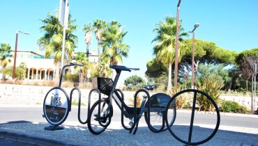 Bike_Stop_by_Infralobo