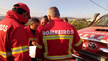Bombeiros reabastecem junto à ponte do Enxerim_ER