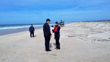 Buscas Homem desaparecido Praia Faro AMP_4|buscas faro4|buscas faro5|buscas faro_alterada|buscas faro2|Buscas Homem desaparecido Praia Faro AMP_1|Buscas Homem desaparecido Praia Faro AMP_2|Buscas Homem desaparecido Praia Faro AMP_3|Buscas Homem desaparecido Praia Faro AMP_5
