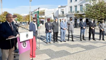 Cerimónia de homenagem aos combatentes da Grande Guerra - 103º aniversár... (3)|Cerimónia de homenagem aos combatentes da Grande Guerra - 103º aniversár... (2)|Cerimónia de homenagem aos combatentes da Grande Guerra - 103º aniversár... (1)|Cerimónia de homenagem aos combatentes da Grande Guerra - 103º aniversár...