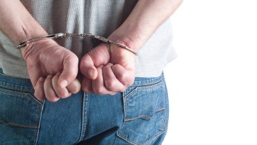 crime-algemas-preso-detido