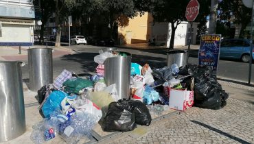 Ecoponto da Algar cheio de lixo_PORTIMÃO_er