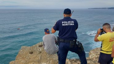 Efetuadas buscas por pescador lúdico desaparecido na praia da Bordeira em Aljezur