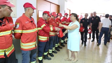 Entrega equipamento proteção respiratoria bombeiros de Portimão (1)|Entrega equipamento proteção respiratoria bombeiros de Portimão (3)|Entrega equipamento proteção respiratoria bombeiros de Portimão (4)|Entrega equipamento proteção respiratoria bombeiros de Portimão (5)|Entrega equipamento proteção respiratoria bombeiros de Portimão (2)