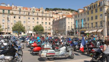 Entusiastas do modelo Goldwing no encontro de Lisboa em 2011 - D.R.