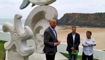 Escultura inaugurada na Praia de Odeceixe (2)|Escultura inaugurada na Praia de Odeceixe (1)