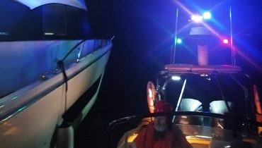 Estação Salva-vidas de Ferragudo auxilia embarcação de recreio ao largo da barra de Alvor