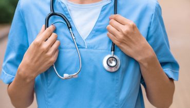 Estudante de medicina_Depositphotos_204522412_L