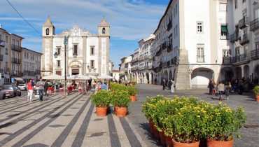 Évora