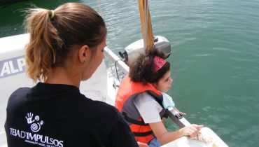 Os jovens puderam andar à vela
