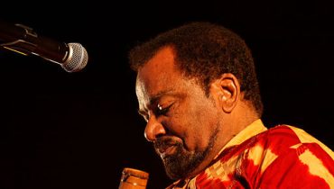 Festival_du_bout_du_Monde_2011_-_Bonga_en_concert_le_6_août-_002 (1)