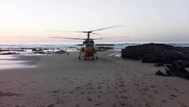 Helicóptero retira ferido da praia da pipa_2|Praia da Pipa|Helicóptero retira ferido da praia da pipa_1