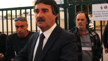 Isidoro Sousa à saída da reunião com os jogadores