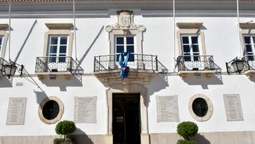 Laço Azul no Edificio dos Paços do Concelho Loulé - CML- Mira (3)|Laço Azul no Edificio dos Paços do Concelho Loulé - CML- Mira (1)