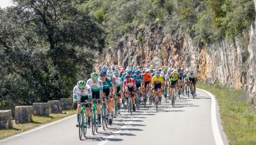 Pelotao_na_Classica_da_Arrabida|OrluisAular_vencedor_Volta_Alentejo_2022