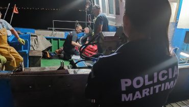 Pescador salvo no porto de Vila Real de Santo António
