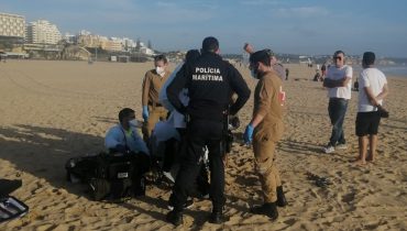 Policia Maritima Inem e CVP mulher Praia da Rocha_1|Policia Maritima Inem e CVP mulher Praia da Rocha_2