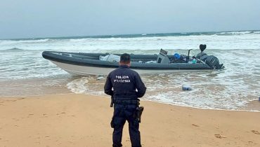 Polícia Marítima apreende Embarcação de Alta Velocidade na praia da Ilha de Faro