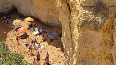 Praia ninho da andorinha (1)