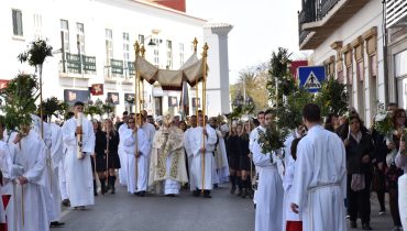 Procissão da Ressurreição de Jesus pelas ruas de Portimão_ DR|Igreja|Lava- Pés|Procissão do Enterro do Senhor_ pela ruas de Portimão