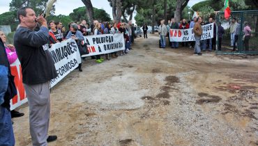Protesto Ilhéus Reunião da Polis final 2015_12|Protesto Ilhéus Reunião da Polis final 2015_1|Protesto Ilhéus Reunião da Polis final 2015_2|Protesto Ilhéus Reunião da Polis final 2015_3|Protesto Ilhéus Reunião da Polis final 2015_4|Protesto Ilhéus Reunião da Polis final 2015_5|Protesto Ilhéus Reunião da Polis final 2015_6|Protesto Ilhéus Reunião da Polis final 2015_7|Protesto Ilhéus Reunião da Polis final 2015_8|Protesto Ilhéus Reunião da Polis final 2015_9|Protesto Ilhéus Reunião da Polis final 2015_10|Protesto Ilhéus Reunião da Polis final 2015_11