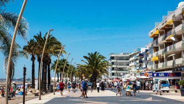 Quarteira Calçadão Verão Turismo