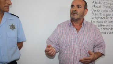 Recluso José Leonardo foi o artista de serviço|Camarata Regime Aberto EP Olhão|Francisca Van Dunem com o seu retrato|Sala de aula tem poema de António Aleixo numa parede