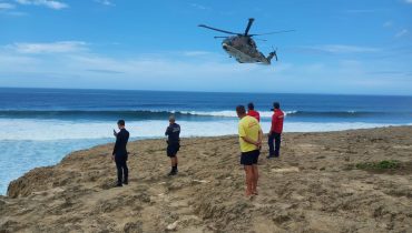 Resgatado surfista de uma zona rochosa isolada em Aljezur|Resgatado surfista de uma zona rochosa isolada em Aljezur1
